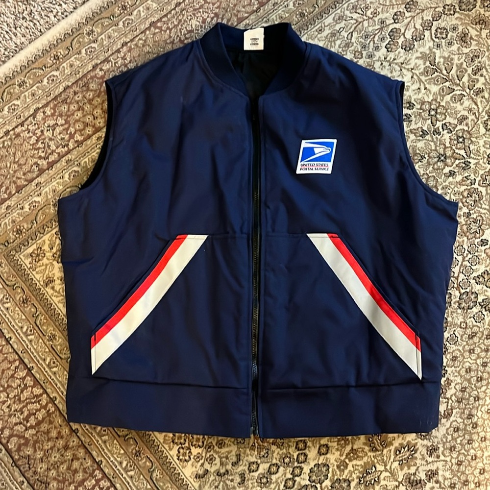 USPS winter zip vest size large